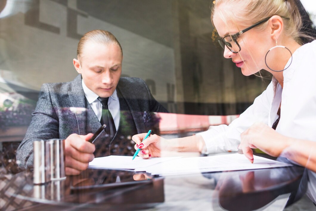 Jak wybrać odpowiedniego adwokata dla Twojej firmy – wskazówki i porady